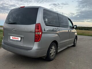 2011 Hyundai H-1 5-speed II, серебристый, 1600000 рублей, вид 5