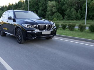 2021 BMW X5 30d IV (G05/G18), чёрный, 9100000 рублей, вид 3
