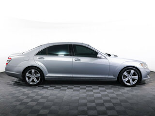 2006 Mercedes-Benz S-Класс 500 V (W221), серебристый, 934000 рублей, вид 4
