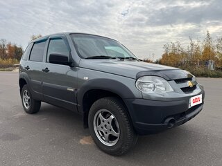 2016 Chevrolet Niva I Рестайлинг, серый, 720000 рублей, вид 1