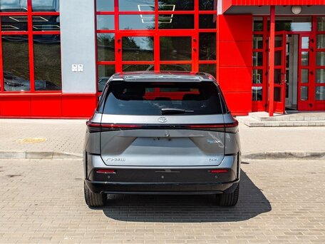 2026 Toyota bZ3X 67.9 kWh, серебристый, 3490000 рублей, вид 3