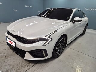 2026 Kia K5 III Рестайлинг, белый, 3870084 рублей, вид 1