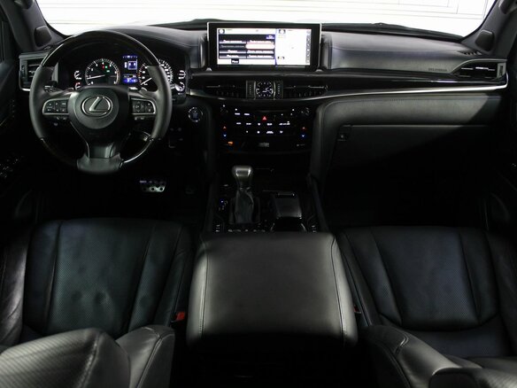 2016 Lexus LX 570 III Рестайлинг 2, серый, 5850000 рублей - вид 2