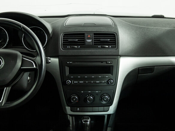 2014 Skoda Yeti I Рестайлинг, коричневый, 919777 рублей - вид 13