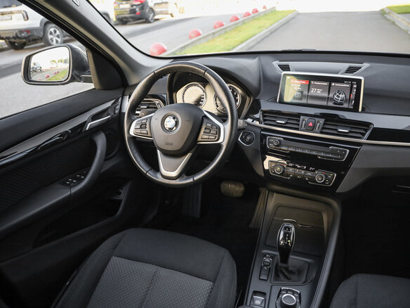 2019 BMW X1 18i sDrive II (F48), синий - вид 9