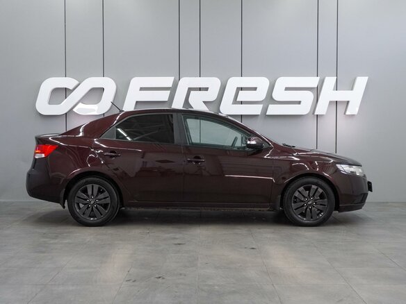 2010 Kia Cerato 5-speed II, красный, 699000 рублей - вид 4