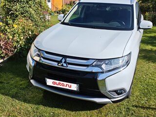 2015 Mitsubishi Outlander III Рестайлинг 2, белый, 1450000 рублей, вид 3