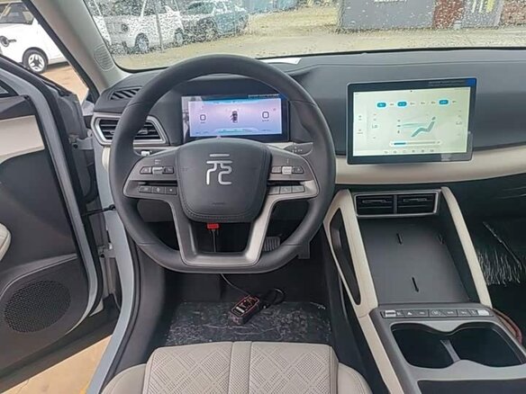 2025 BYD Yuan Up 32 kWh, белый - вид 10