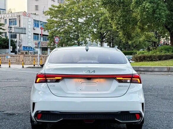 2023 Kia K3 II (China Market) Рестайлинг, белый, 1467007 рублей - вид 4