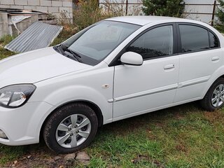 2009 Kia Rio II, белый, 499000 рублей, вид 5