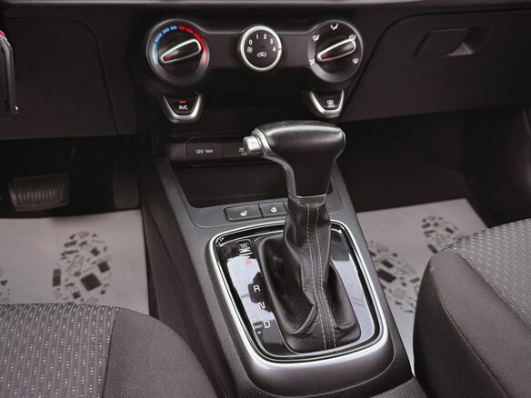 2021 Kia Rio IV Рестайлинг, белый, 1125000 рублей - вид 21