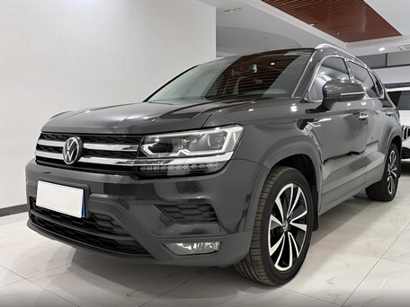 2022 Volkswagen Tharu I, серый, 1990000 рублей, вид 1