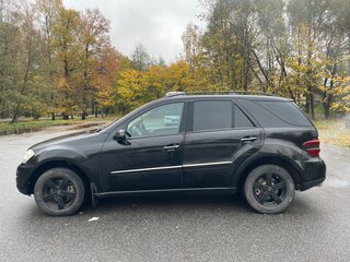 2007 Mercedes-Benz M-Класс 320 II (W164), чёрный, 900000 рублей, вид 2