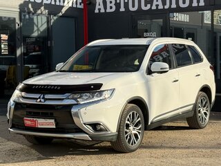 2017 Mitsubishi Outlander III Рестайлинг 2, белый, 1970000 рублей, вид 4