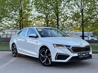 2022 Skoda Octavia IV (A8), белый, 2330000 рублей, вид 1