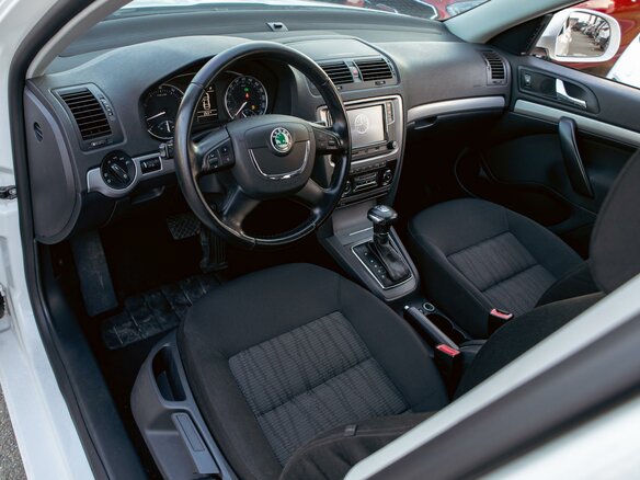 2011 Skoda Octavia DSG7 II (A5) Рестайлинг, белый - вид 12