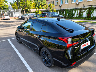2019 Toyota Prius IV Рестайлинг (XW50), чёрный, 1850000 рублей, вид 3