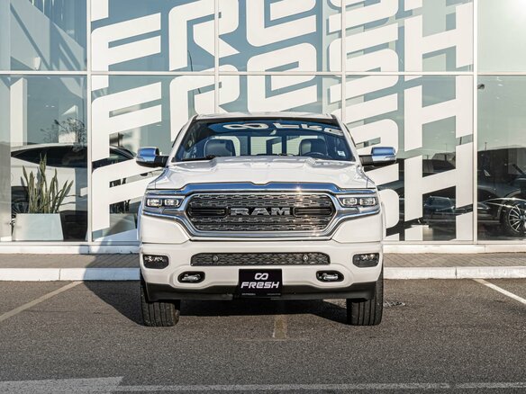 2022 Ram 1500 Crew Cab V, белый, 7950000 рублей - вид 2