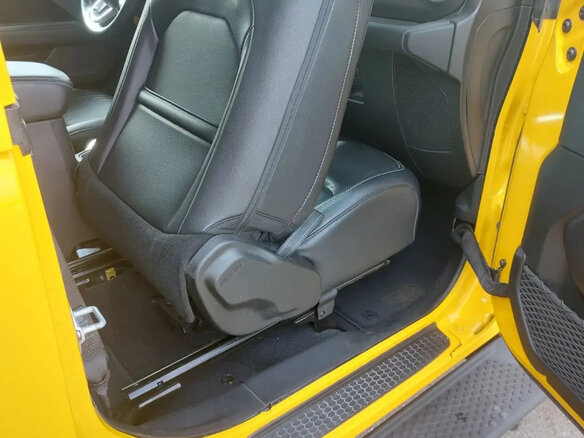 2018 Jeep Wrangler IV (JL), жёлтый, 3800000 рублей - вид 5