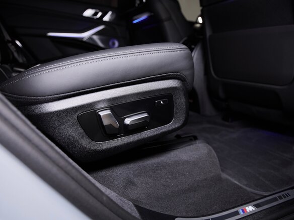 2026 BMW X7 40d I (G07) Рестайлинг, серый - вид 28