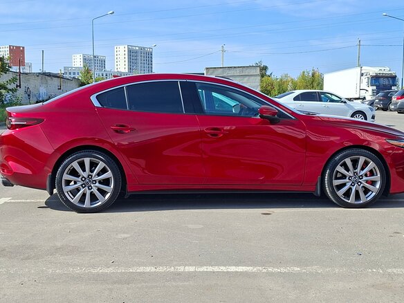 2019 Mazda 3 IV (BP), красный, 2470000 рублей - вид 3