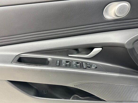 2023 Hyundai Elantra VII (CN7) Рестайлинг, белый, 1550000 рублей - вид 14