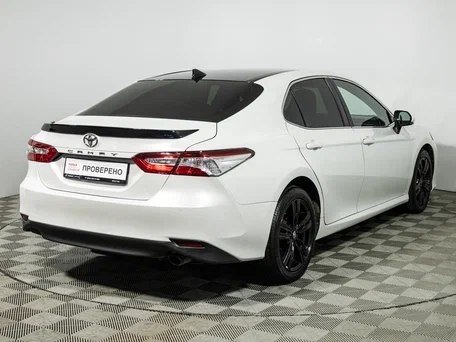 2020 Toyota Camry VIII (XV70), белый, 2450000 рублей, вид 5