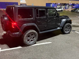 2018 Jeep Wrangler IV (JL), чёрный, 3700000 рублей, вид 2