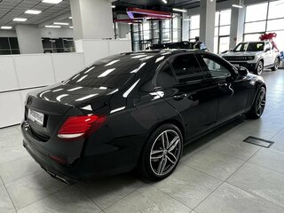 2017 Mercedes-Benz E-Класс 200 V (W213, S213, C238), чёрный, 2000000 рублей, вид 3
