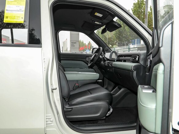 2026 Baojun Yep Plus, серый, 1740000 рублей - вид 9