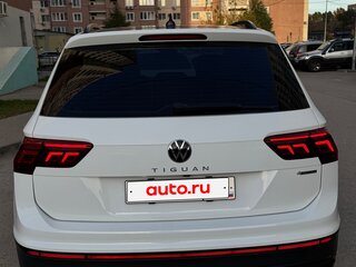 2022 Volkswagen Tiguan II Рестайлинг, белый, 4500000 рублей, вид 4