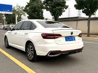 2022 Volkswagen Lavida III Рестайлинг, белый, 1480000 рублей, вид 4