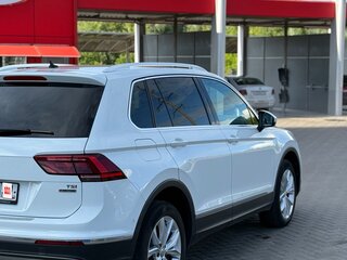 2017 Volkswagen Tiguan II, белый, 2150000 рублей, вид 3