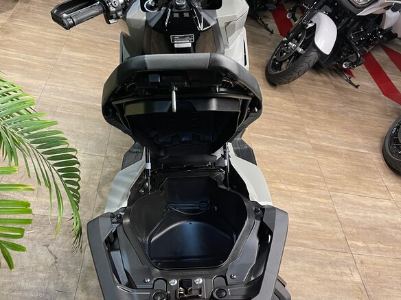 2026 Honda X-ADV, серый, 1850000 рублей - вид 5