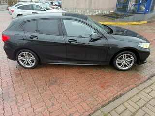2022 BMW 1 серии 118i III (F40), чёрный, 2050000 рублей, вид 4