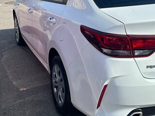 2020 Kia Rio IV Рестайлинг, белый, 1395000 рублей, вид 4