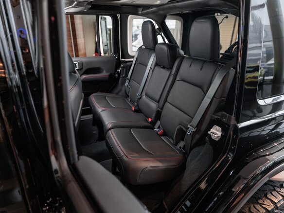 2026 Jeep Wrangler IV (JL) Рестайлинг, чёрный, 9200000 рублей - вид 26