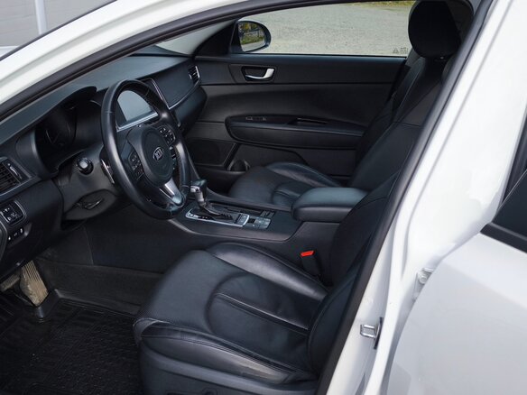 2017 Kia Optima IV, белый, 1790000 рублей - вид 5