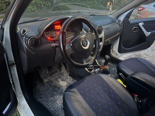 2013 Renault Logan I Рестайлинг, белый, 350000 рублей, вид 4