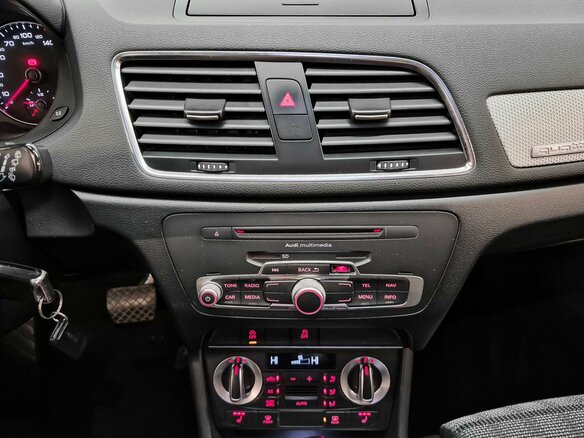 2012 Audi Q3 I (8U), белый - вид 12
