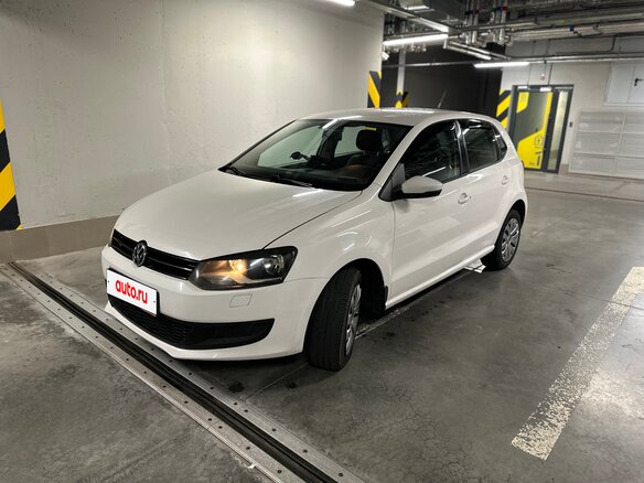 2014 Volkswagen Polo V, белый - вид 1