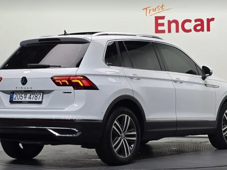 2023 Volkswagen Tiguan II Рестайлинг, белый, 2635000 рублей, вид 3