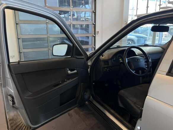 2011 Lada (ВАЗ) Priora I, серебристый, 195000 рублей - вид 19