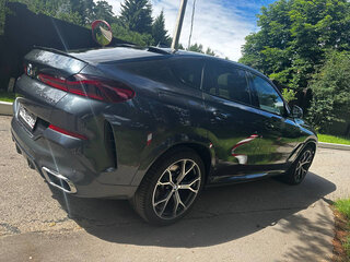 2021 BMW X6 40d III (G06), серый, 7250000 рублей, вид 5