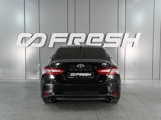 2020 Toyota Camry VIII (XV70), чёрный, 2375000 рублей, вид 4