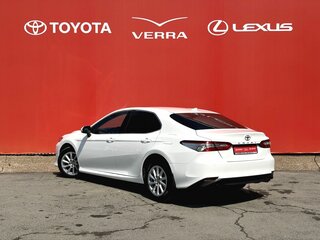 2021 Toyota Camry VIII (XV70) Рестайлинг, белый, 2350000 рублей, вид 3