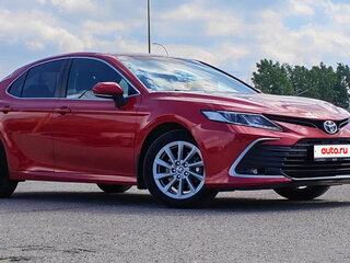2022 Toyota Camry VIII (XV70) Рестайлинг, красный, 3700000 рублей, вид 2