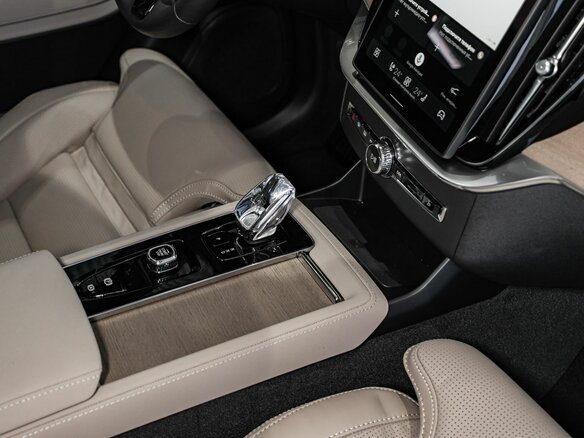 2026 Volvo XC90 B5 II Рестайлинг 2, серый, 13950000 рублей - вид 16