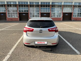 2012 Kia Rio 5-speed III, серебристый, 720000 рублей, вид 3