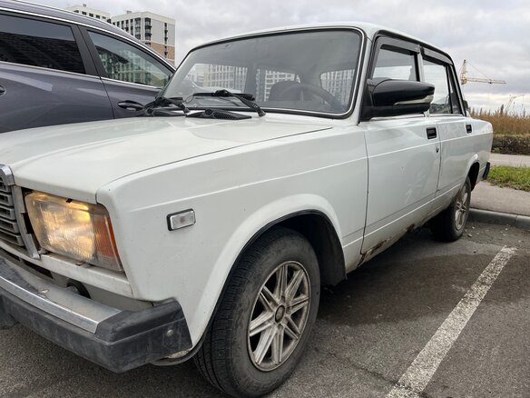 2010 Lada (ВАЗ) 2107, белый, 150000 рублей - вид 2